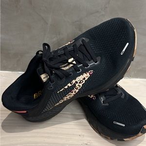 Brooks Adrenaline GTS 22 in black and animal print